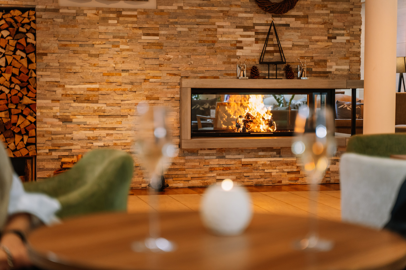Auszeit ****Hotel | Gemütliche Lobby mit Kamin
